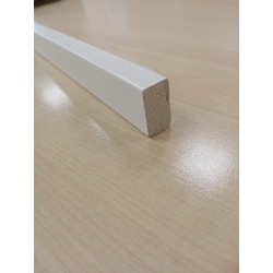 Rodapié / Zócalo lacado en blanco PVC 100% impermeable