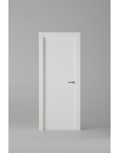 Puerta corredera lacada en blanco modelo 2002