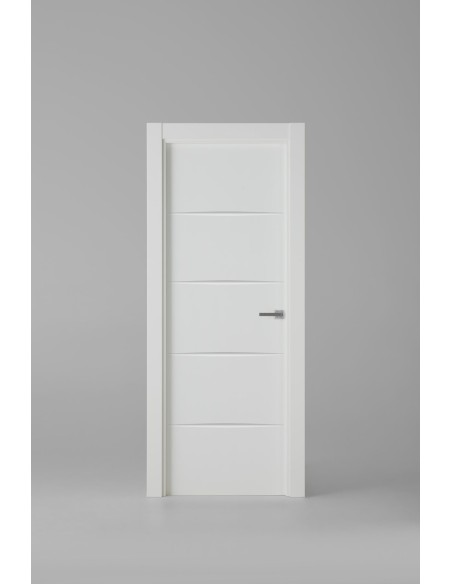 Puerta lacada en blanco modelo 2040